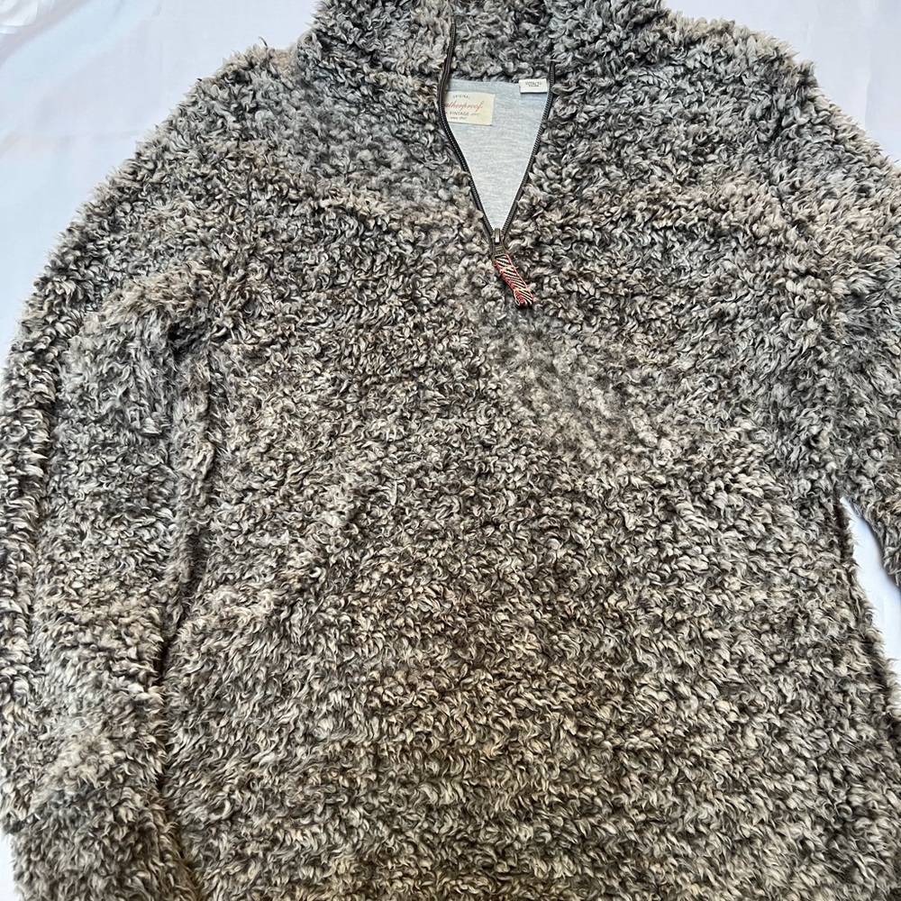 Women’s gray pullover